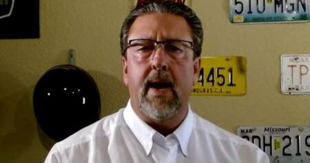 Le projet de loi du GOP vise à licencier les enseignants qui soutiennent les élèves trans, même si les parents sont d'accord avec cela