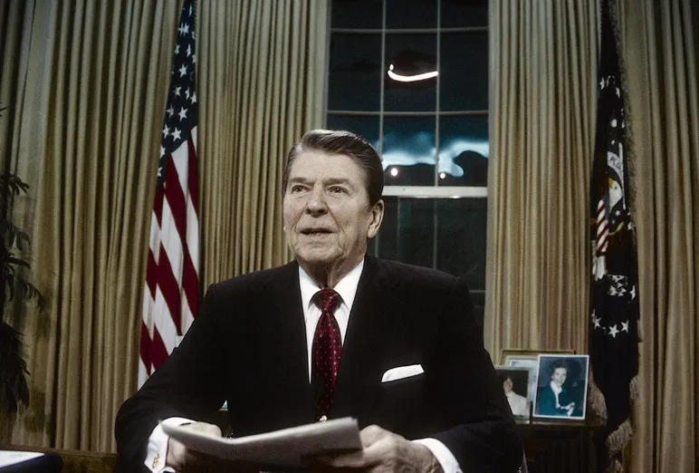 Washington. DC. États-Unis, 2 février 1988 : le président Ronald Reagan prononce un discours télévisé à la nation concernant l'aide aux Contras nicaraguayens.
