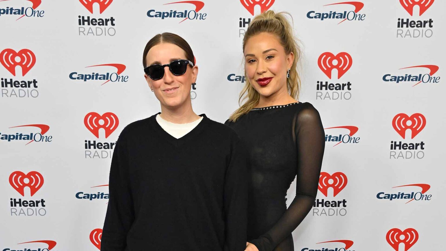 Robby Hoffman parle de son mariage avec Gabby Windey et des raisons pour lesquelles les enfants ne sont pas pour eux Robby Hoffman parle de son mariage avec Gabby Windey et des raisons pour lesquelles les enfants ne sont pas pour eux