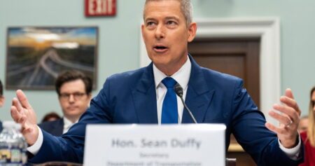 Sean Duffy s'attribue le mérite des subventions d'infrastructure de Pete Buttigieg
