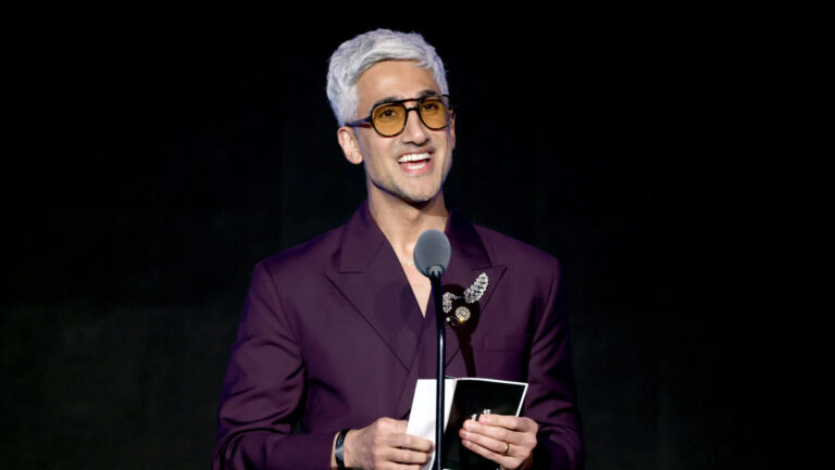 Tan France fait ses adieux à « Queer Eye » et quelle est la suite après les Fab Five (Exclusif) Tan France fait ses adieux à « Queer Eye » et quelle est la suite après les Fab Five (Exclusif)