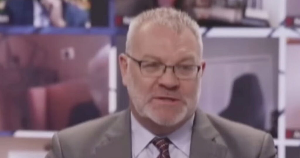 Un groupe républicain extrêmement influent embauche un leader qui veut criminaliser l'homosexualité Un groupe républicain extrêmement influent embauche un leader qui veut criminaliser l'homosexualité