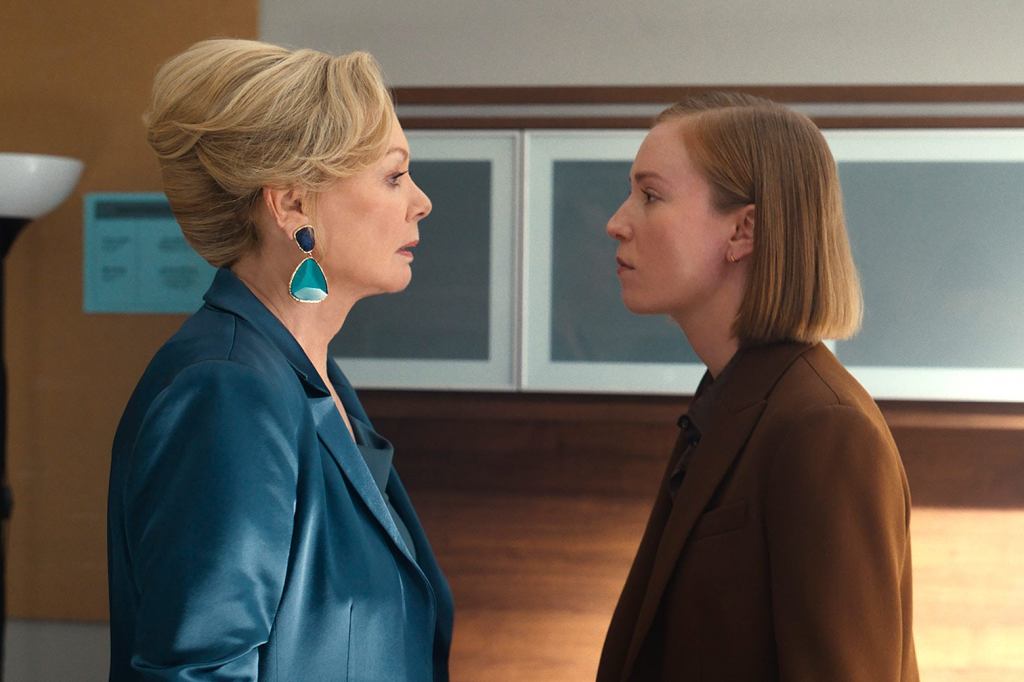 Jean Smart et Hannah Einbinder s'affrontent dans des hacks.