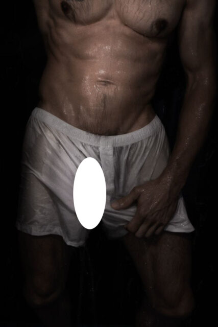 Photos d'hommes assis, s'étalant et s'exhibant par Sébastien d'Etat D'Homme