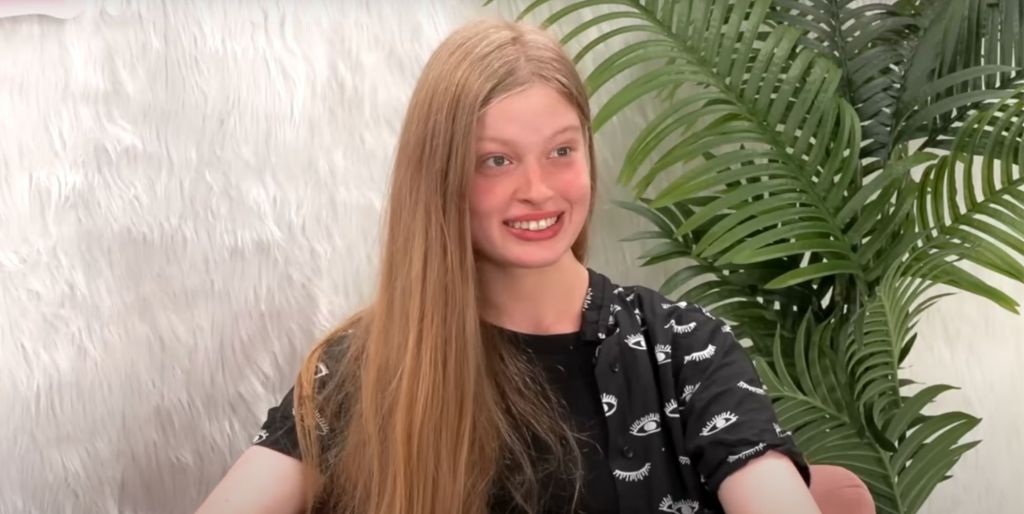 Vivian Jenna Wilson a eu une conversation approfondie avec Maddy Morphosis sur Give It To Me Straight.