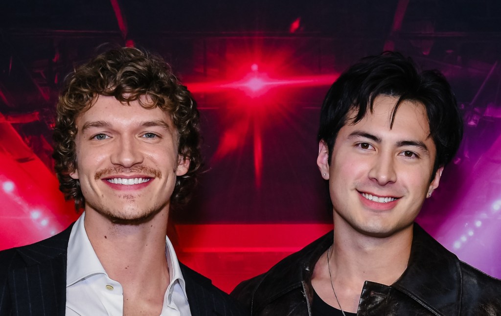 Connor Storrie et Hudson Williams assistent à la première de Heated Rivalry