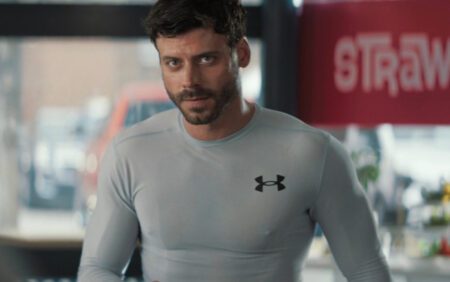 François Arnaud de Heated Rivalry dit que les streamers américains ne voulaient pas de baisers avant l'épisode 5