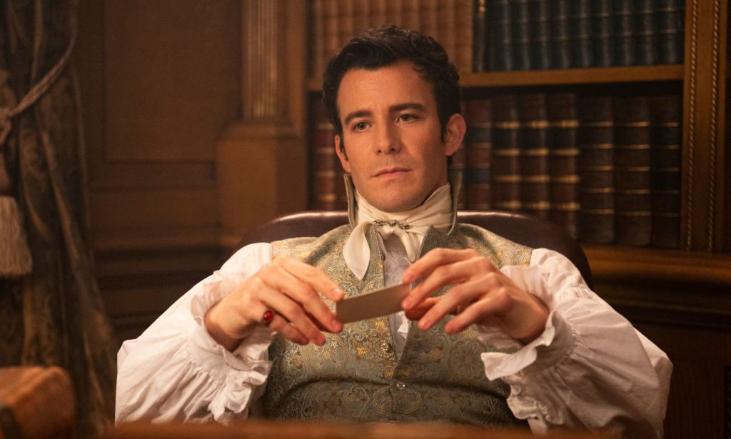Luke Thompson dans le rôle de Benedict Bridgerton.