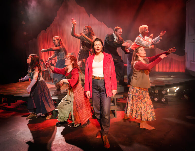 Ballad Lines est une nouvelle comédie musicale folk engageante pleine de superbes chansons – critique Ballad Lines est une nouvelle comédie musicale folk engageante pleine de superbes chansons – critique