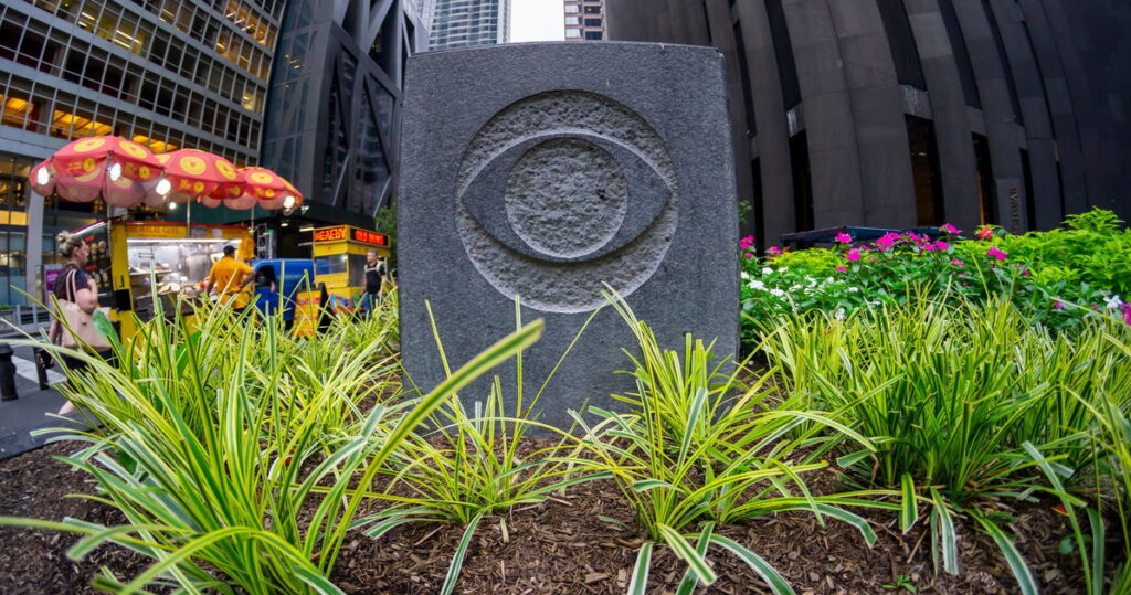 CBS News adopte le « sifflet de chien transphobe » sous la direction de Bari Weiss CBS News adopte le « sifflet de chien transphobe » sous la direction de Bari Weiss