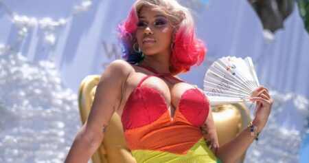 Cardi B célèbre son groupe glamour transgenre : "Ce sont les poupées. Je ne peux pas vivre sans elles."