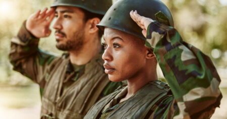 Les démocrates réintroduisent un projet de loi pour étudier et s'excuser pour les politiques militaires anti-LGBTQ+