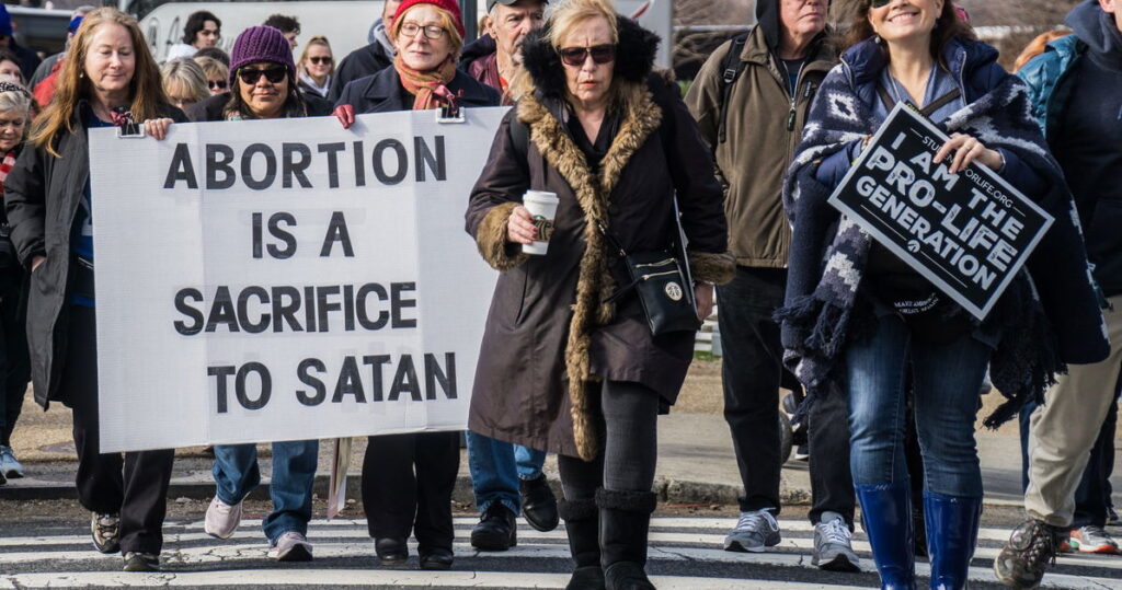 Trump bloque l’aide étrangère aux groupes promouvant un programme « éveillé » Trump bloque l’aide étrangère aux groupes promouvant un programme « éveillé »