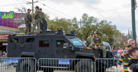 « Une parodie » : un immigrant gay détenu par l’ICE malgré sa demande d’asile pour échapper aux violences homophobes