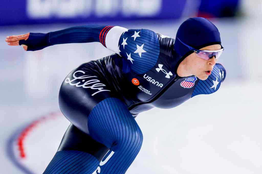 Brittany Bowe, des États-Unis d'Amérique, participe au 1000 m féminin