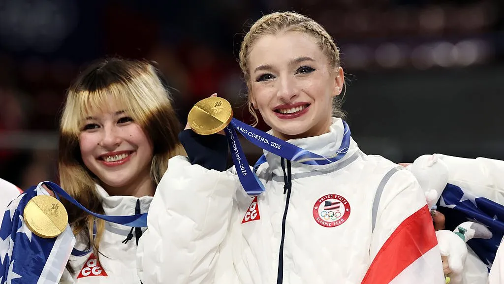 La patineuse artistique pansexuelle des Jeux olympiques d'hiver Amber Glenn limite les médias sociaux après la haine en ligne Amber Glenn at the 2026 Winter Olympics