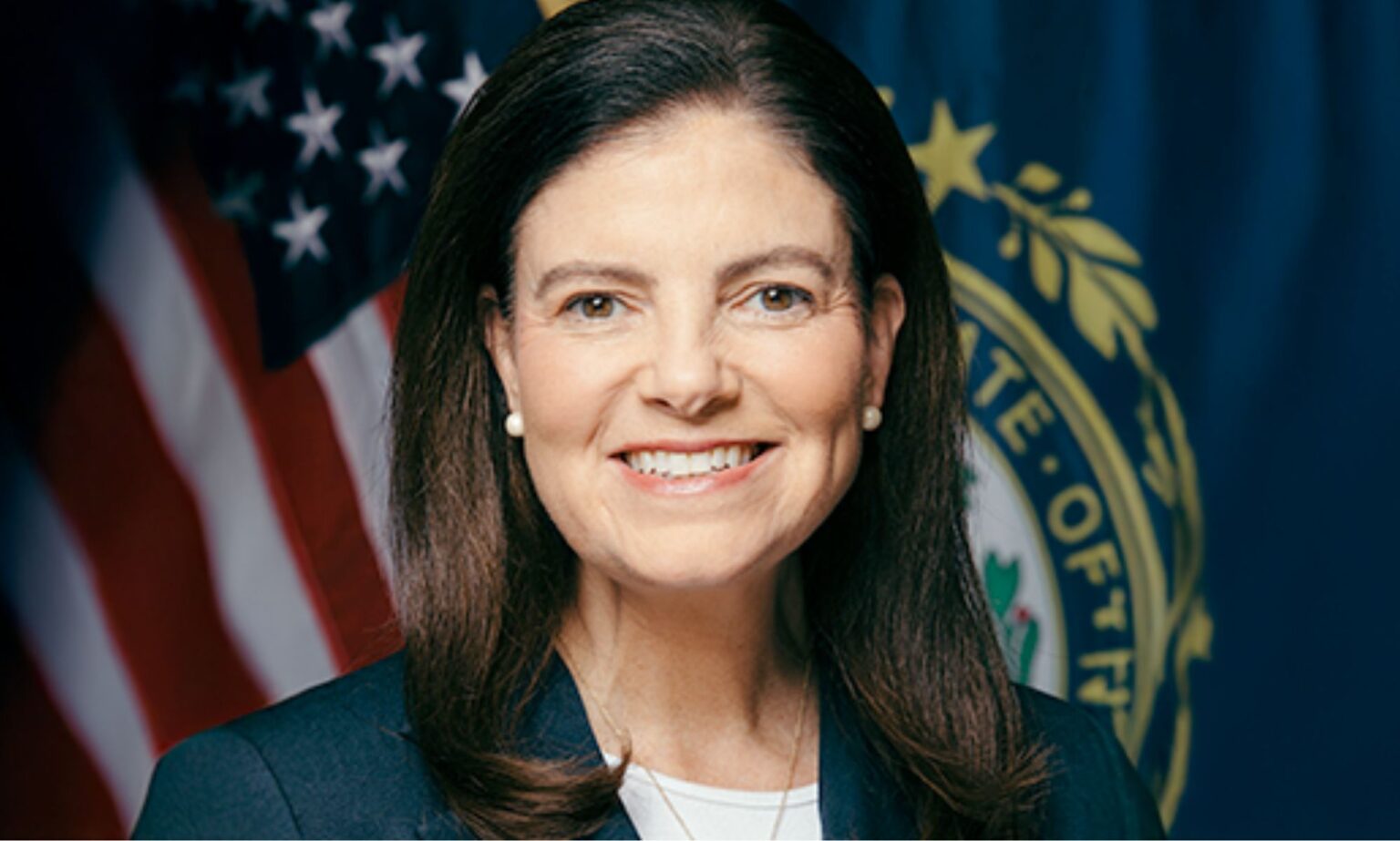 Le gouverneur républicain oppose son veto au projet de loi anti-trans… oui, vraiment Kelly Ayotte.
