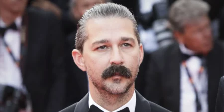 Shia LaBeouf accusée d'avoir utilisé des insultes homophobes avant son arrestation pour coups et blessures
