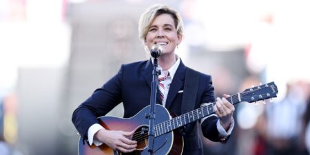 Brandi Carlile collecte 600 000 $ pour les familles touchées par l'ICE, affirme que les électeurs de Trump ont été « arnaqués »