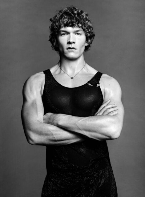 Connor Storrie s'ouvre dans VMAN 56 sur le succès retentissant de Heated Rivalry, découvrant la mode, le fandom du livre et pourquoi la narration indépendante est importante.