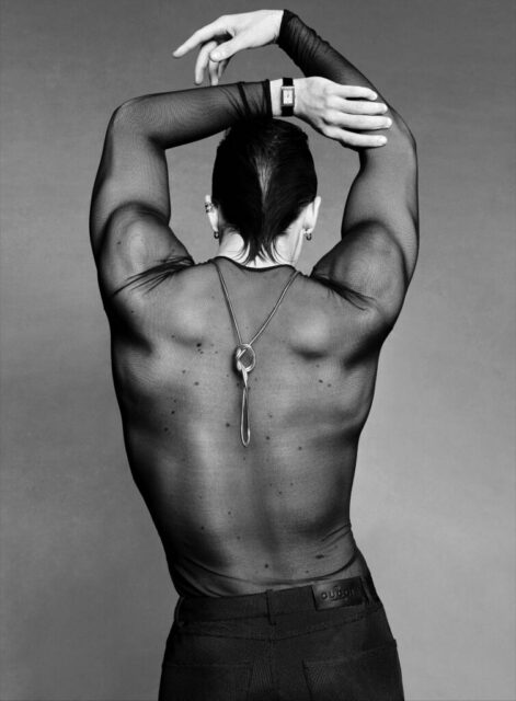 Connor Storrie s'ouvre dans VMAN 56 sur le succès retentissant de Heated Rivalry, découvrant la mode, le fandom du livre et pourquoi la narration indépendante est importante.