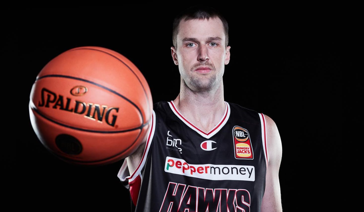 Voici toutes les célébrités qui se sont révélées LGBTQ+ en 2026 (jusqu'à présent)