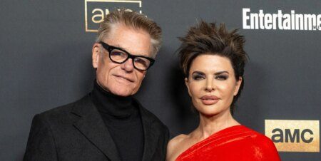 Lisa Rinna répond à une rumeur de longue date sur la sexualité de son mari Harry Hamlin