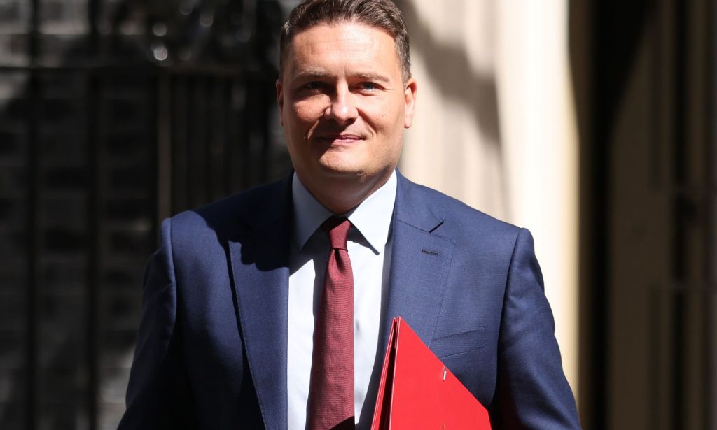 Wes Streeting sortant du numéro 10 de Downing Street.