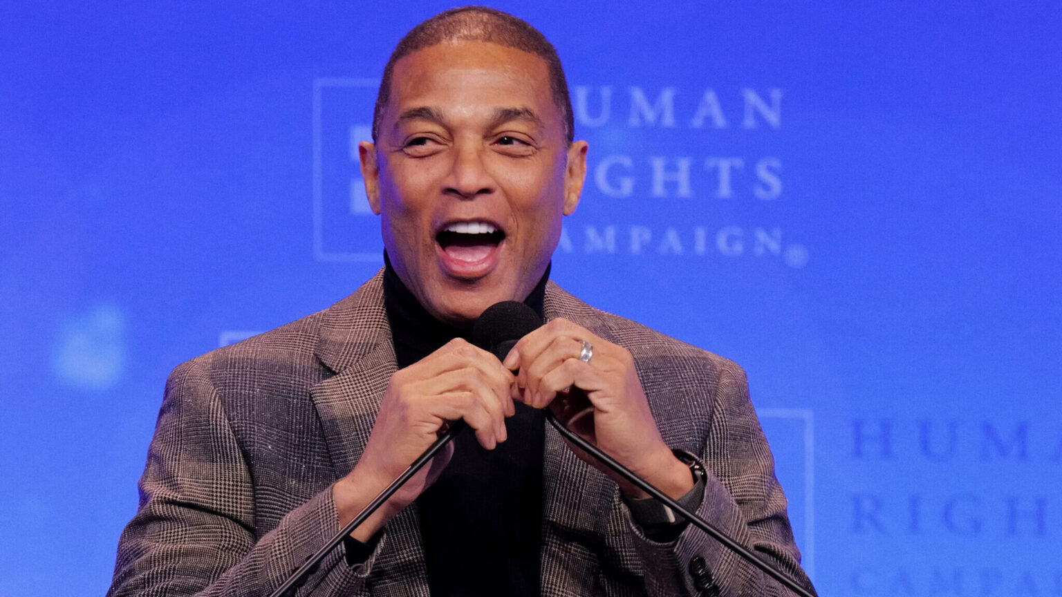 Don Lemon surprend le gala du HRC avec une défense ardente de la presse libre Logo