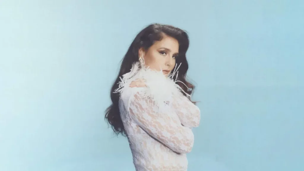 Jessie Ware sort « Ride » avant son prochain album « Superbloom », un hymne sensuel de club en préparation depuis deux ans Logo