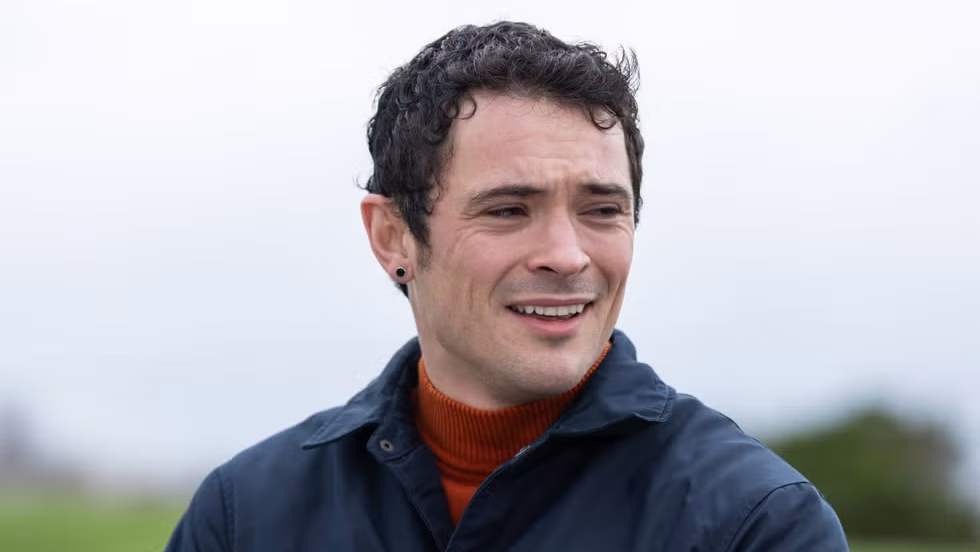 La star de Hollyoaks a lui-même raconté son histoire de travestissement pour une raison importante Jonny Labey dans le rôle de Rex Gallagher dans Hollyoaks