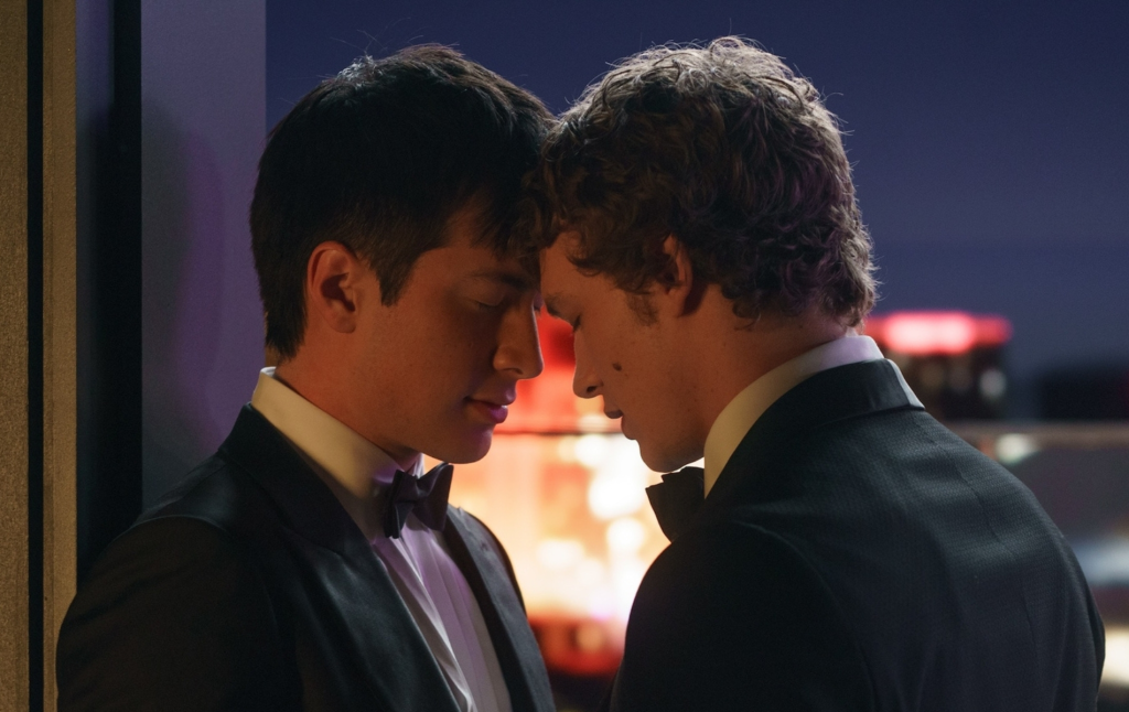 Hudson Williams dans le rôle de Shane Hollander et Connor Storrie dans le rôle d'Ilya Rozanov