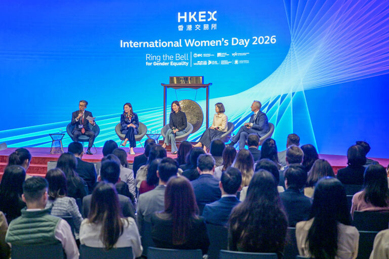 Huit choses que les employeurs peuvent faire pour mieux soutenir les femmes au travail en cette Journée internationale de la femme Huit choses que les employeurs peuvent faire pour mieux soutenir les femmes au travail en cette Journée internationale de la femme