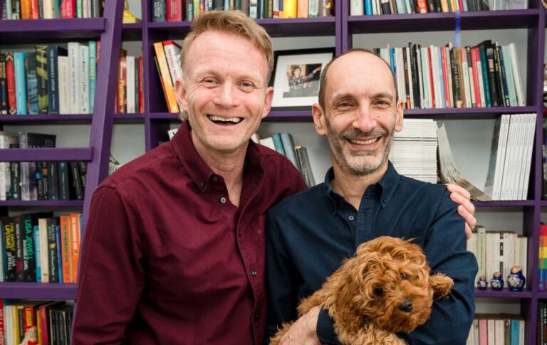Un nouvel éditeur LGBTQ+ va « donner la priorité aux écrivains queer » après le succès des romans Heated Rivalry L-R: Matt Cain and Harry Glasstone, founders of Pansy