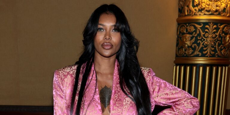 La star d'America's Next Top Model dit qu'il est acceptable que les femmes soient bisexuelles, mais pas les hommes La star d'America's Next Top Model dit qu'il est acceptable que les femmes soient bisexuelles, mais pas les hommes