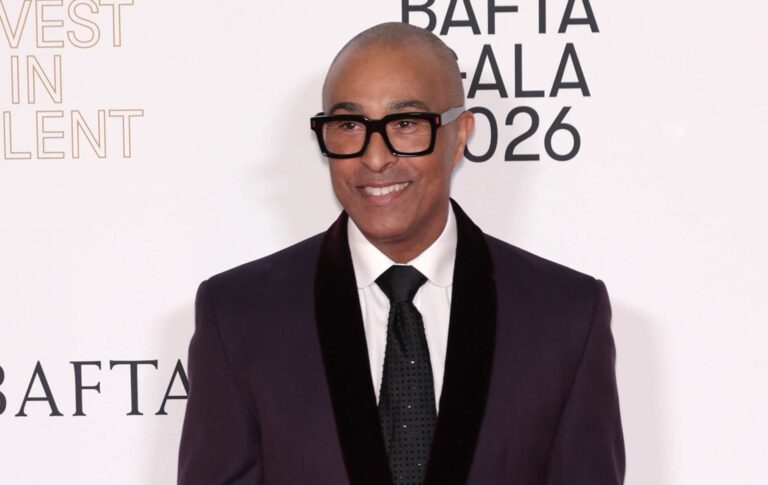 L'olympien Colin Jackson dit aux autres athlètes homosexuels de ne pas avoir « peur » de faire leur coming-out L'olympien Colin Jackson dit aux autres athlètes homosexuels de ne pas avoir « peur » de faire leur coming-out