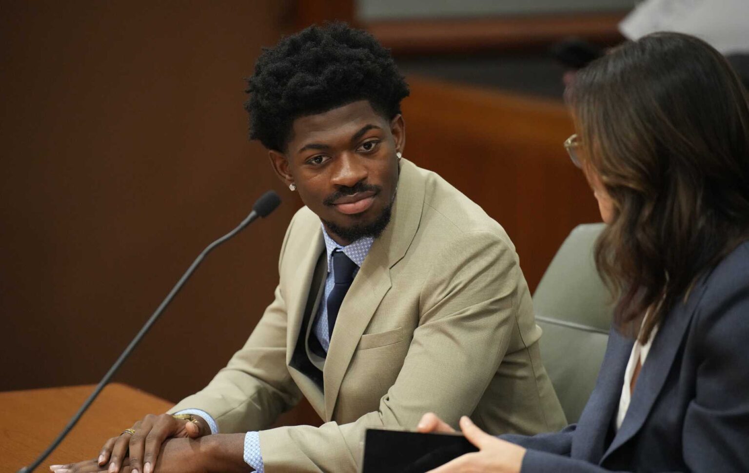 Lil Nas X envoie un message déchirant aux fans au milieu d'une lutte juridique en cours Grammy-winning musician Lil Nas X, whose legal name is Montero Hill, appears in court for a preliminary hearing on four felony charges at Los Angeles Superior Court.