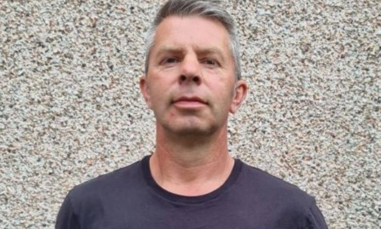 Un surveillant de prison licencié perd son tribunal du travail à cause des pronoms d'un détenu trans A picture of David Toshack.