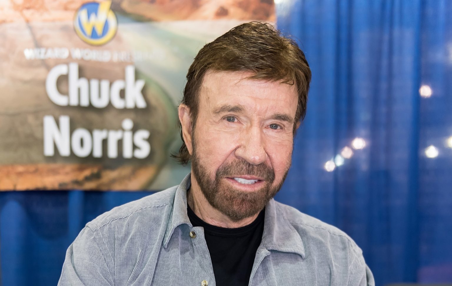 Chuck Norris est mort à 86 ans : une histoire des propos anti-LGBTQ+ de l'acteur controversé Actor Chuck Norris headshot