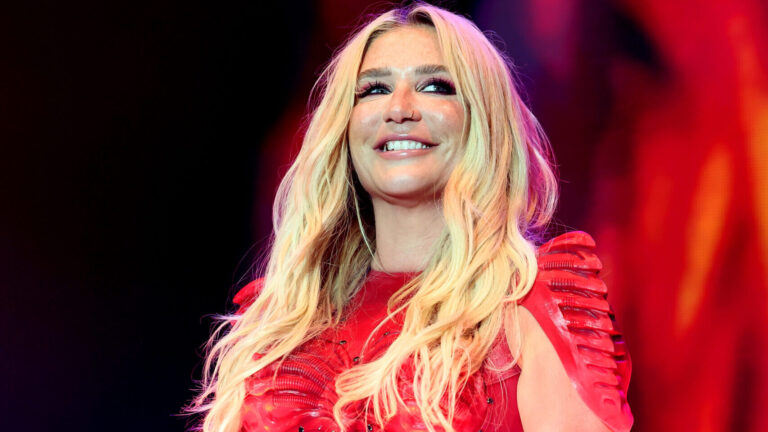 Kesha annonce sa tournée Freedom 2026 avec quelques apparitions au festival et un titre brillant à Vegas Logo