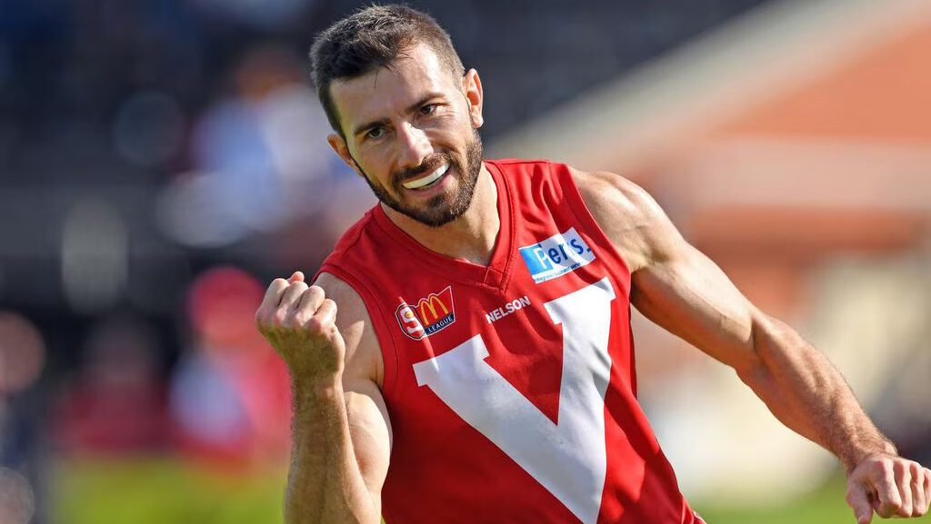 L'ancien joueur de l'AFL, Leigh Ryswyk, se révèle gay, marquant la première de la Ligue Logo