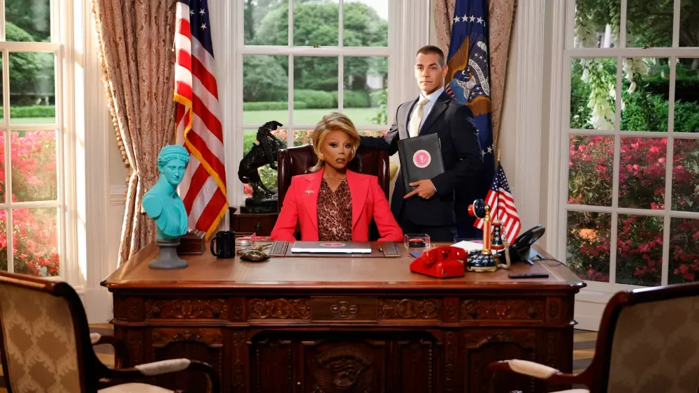 RuPaul devient commandant en chef dans « Stop That Train! » Remorque remplie d'icônes de course de dragsters RuPaul devient commandant en chef dans "Stop That Train!" Remorque remplie d'icônes de course de dragsters