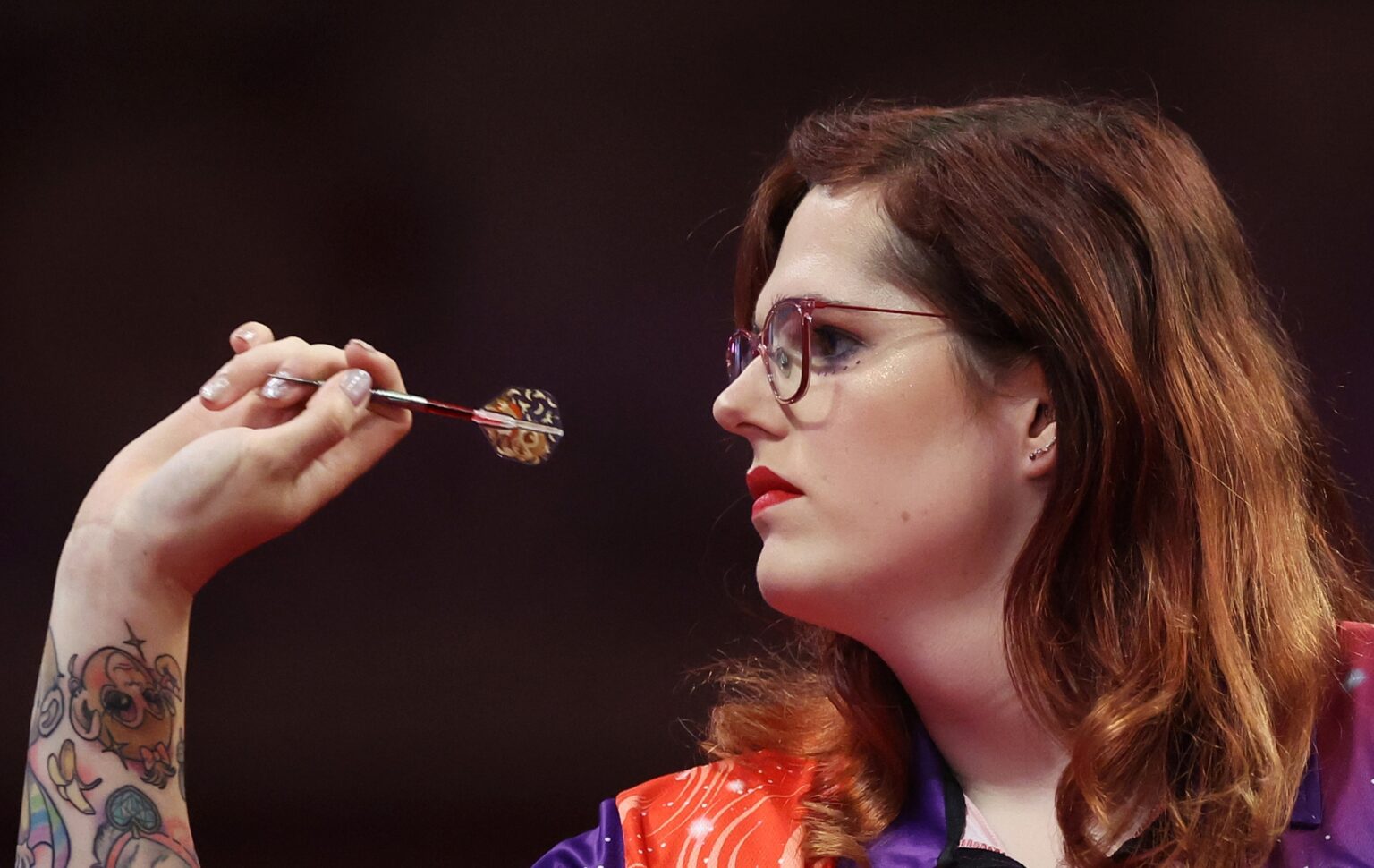 La joueuse de fléchettes Noa-Lynn van Leuven contrainte à la retraite en raison d'une interdiction trans : « J'ai travaillé tellement dur » Noa-Lynn van Leuven of the Netherlands throws during the Quarter-Final match