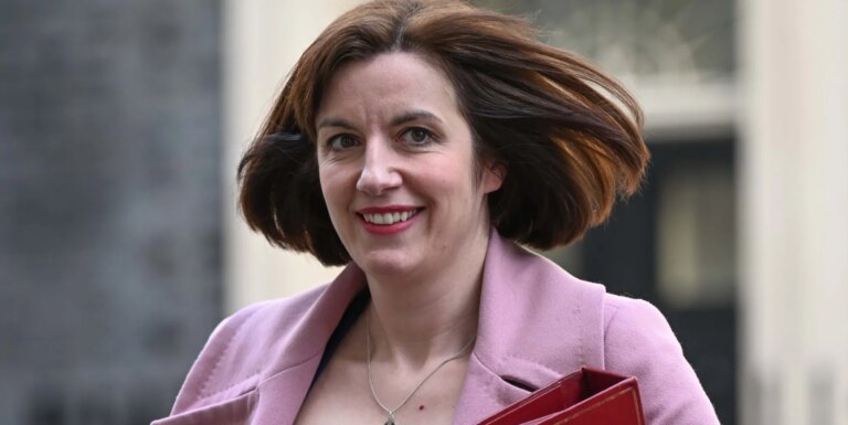 La mise à jour de l'EHRC « ne s'applique pas aux lieux de travail », déclare Bridget Phillipson Bridget Phillipson