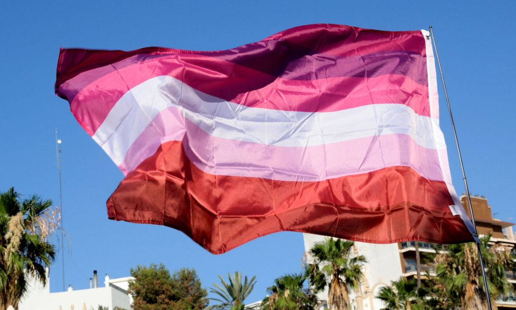 Image d'un drapeau de la fierté lesbienne