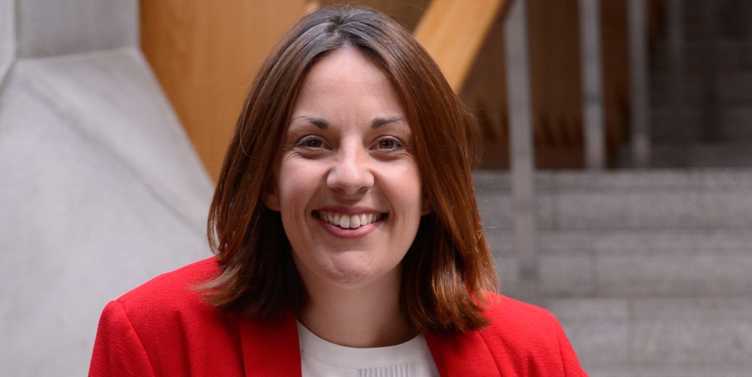 Le nouveau président de Stonewall s'excuse pour ses récents commentaires en faveur de JK Rowling Kezia Dugdale