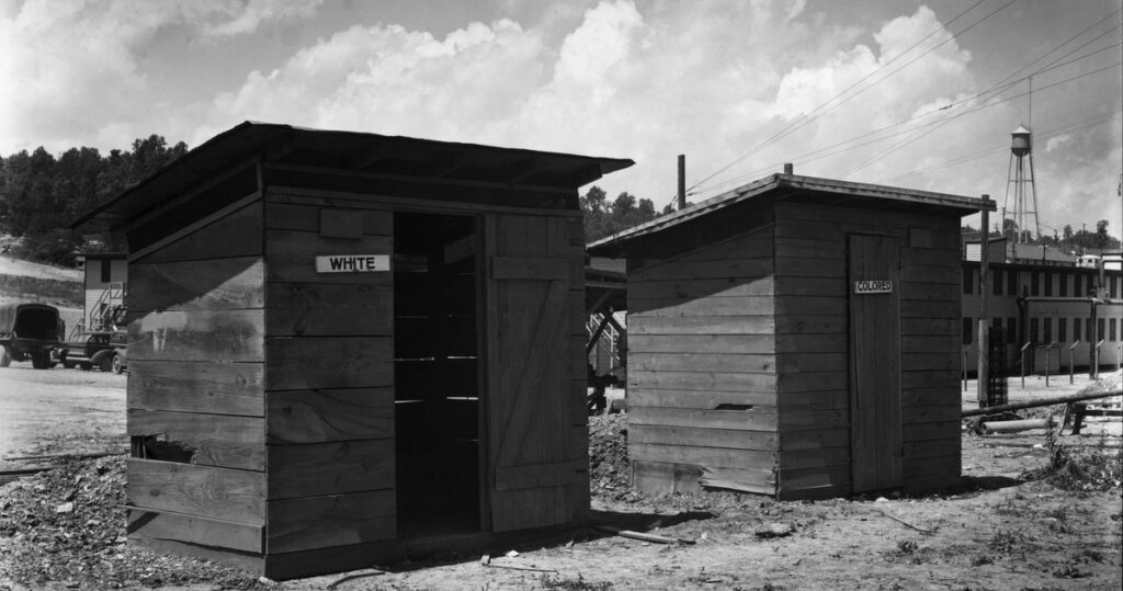 Les factures de toilettes anti-trans sont le nouveau Jim Crow Les factures de toilettes anti-trans sont le nouveau Jim Crow