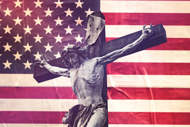 Concept religieux, christianisme aux États-Unis d'Amérique avec la crucifixion de Jésus-Christ contre le drapeau des États-Unis,