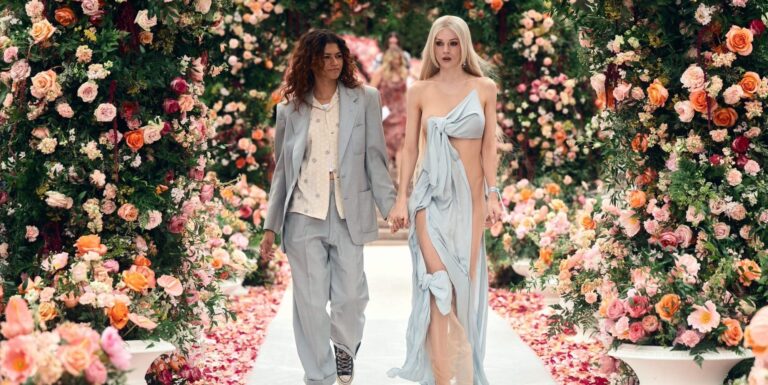 Hunter Schafer bâillonne les filles et les gays alors que Jules se marie en coulisses lors du mariage Euphoria Rue and Jules turned up at Cassie and Nate