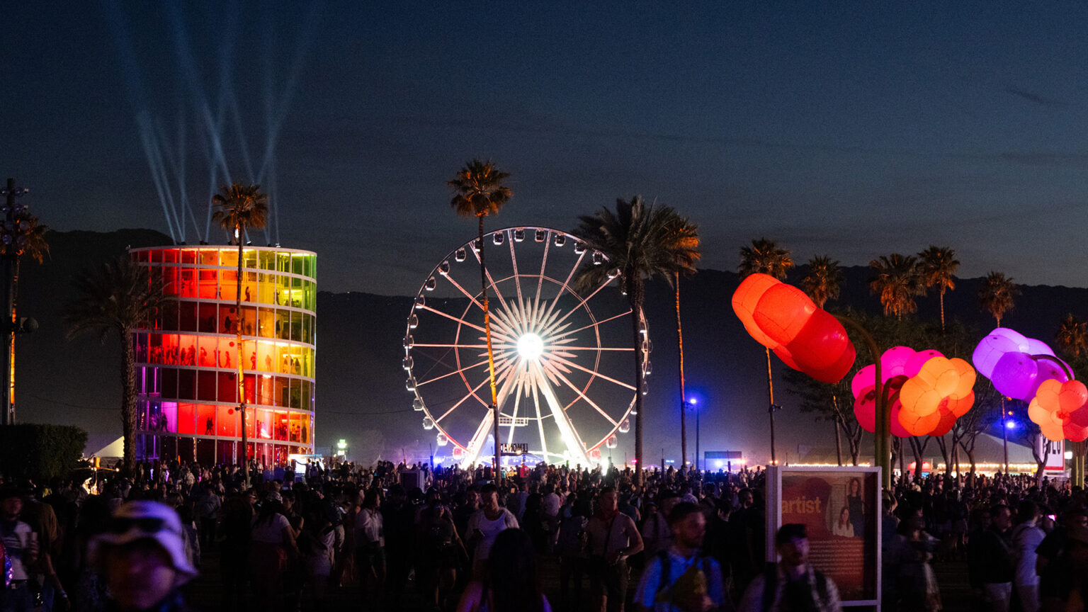 Aperçu de Coachella 2026 : artistes LGBTQ+, têtes d'affiche qui marquent l'histoire et à quoi s'attendre Logo